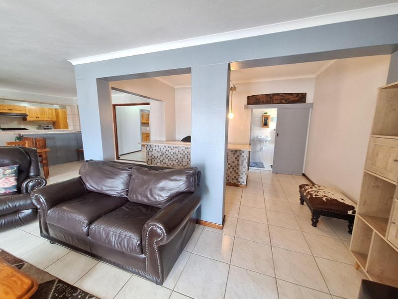 4 Bedroom Property for Sale in Fraaiuitsig Western Cape